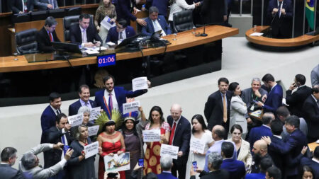 Congresso derruba veto de Lula e mantém marco temporal indígena