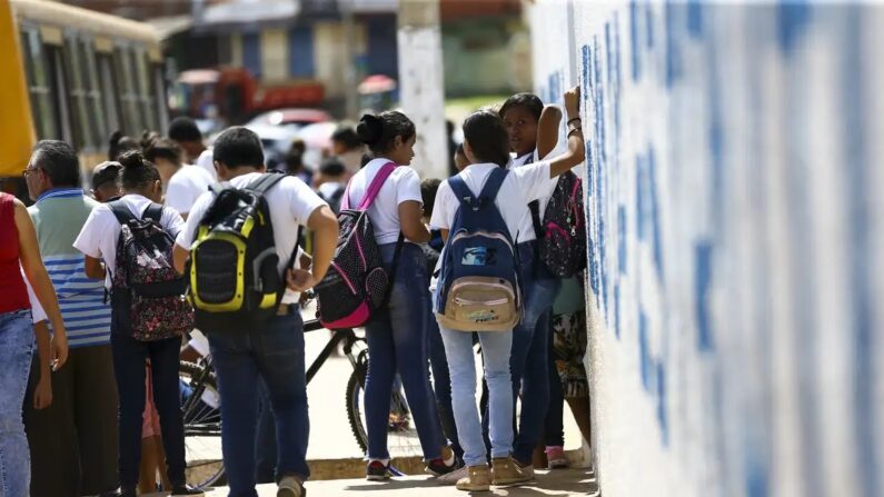 Estudantes brasileiros (© Marcelo Camargo/Agência Brasil)