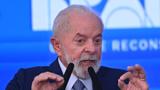 Lula usa supostas “fake news” sobre tragédia no RS para defender controle da internet