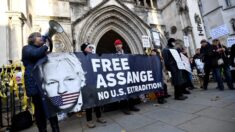 Assange afirma que sua entrega aos EUA por crimes políticos viola tratado de extradição