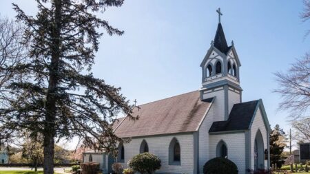 Ataques a igrejas aumentaram 800% nos últimos 6 anos: relatório