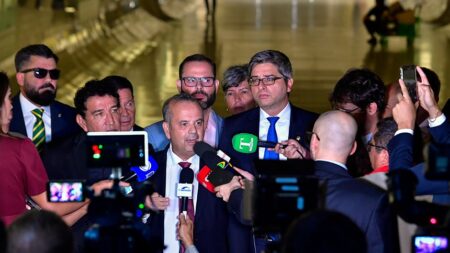 Oposição avalia que há perseguição ao PL e questiona imparcialidade de Alexandre de Moraes