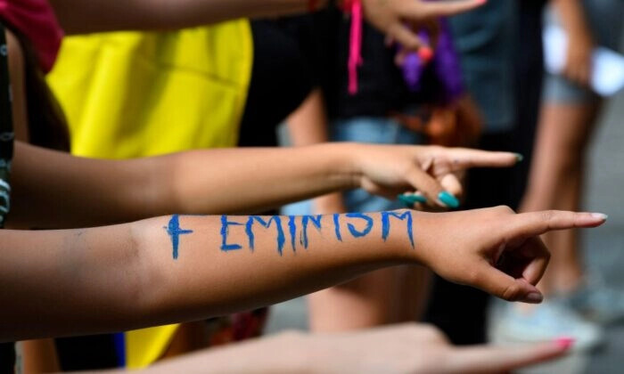 Os homens da Geração Z estão rejeitando ideologias favoráveis ao feminismo | Opinião