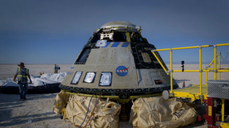 NASA e Boeing marcam para maio lançamento de 1º voo tripulado da cápsula Starliner