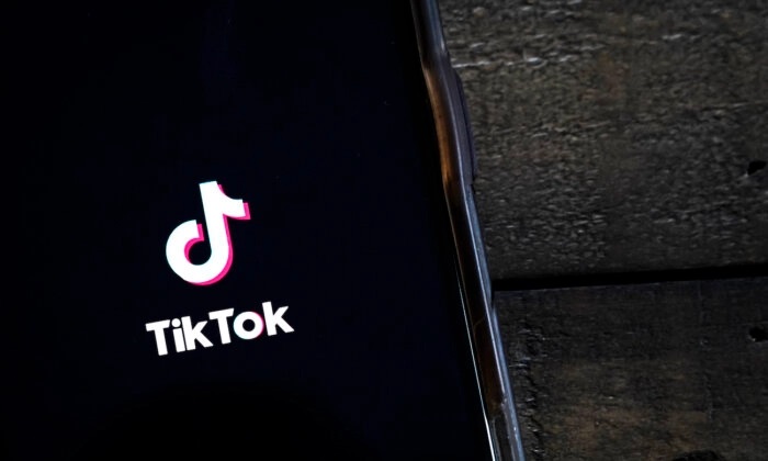 O aplicativo TikTok é exibido em um iPhone. (Drew Angerer/Imagens Getty)
