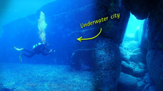 Mergulhador descobre ruínas subaquáticas de 5.000 anos que confunde cientistas