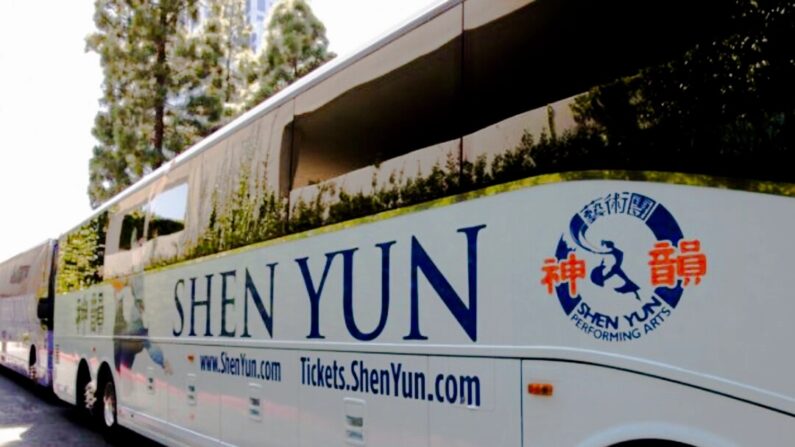 Os ônibus de turnê do Shen Yun têm sido alvo de sabotagem há muito tempo. As ameaças recentemente se intensificaram contra a companhia de artes cênicas, que retrata "a China antes do comunismo." (The Epoch Times)