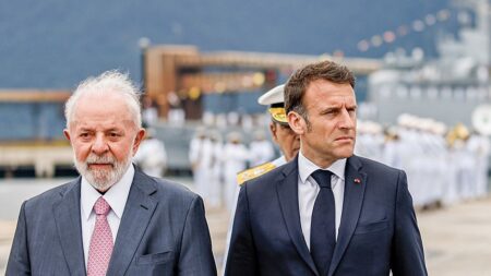 Presidente francês Macron será recebido no Senado nesta quinta-feira
