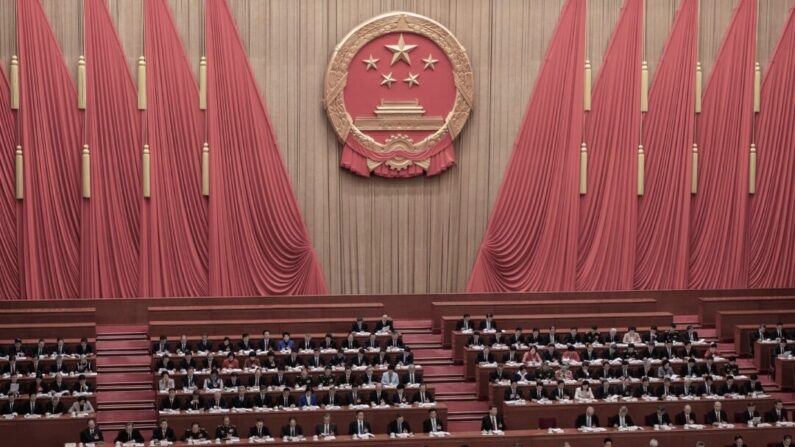 A abertura da legislatura com carimbo de borracha da China, o Congresso Nacional do Povo, no Grande Salão do Povo em Pequim, em 5 de março de 2024. (Kevin Frayer/Getty Images)
