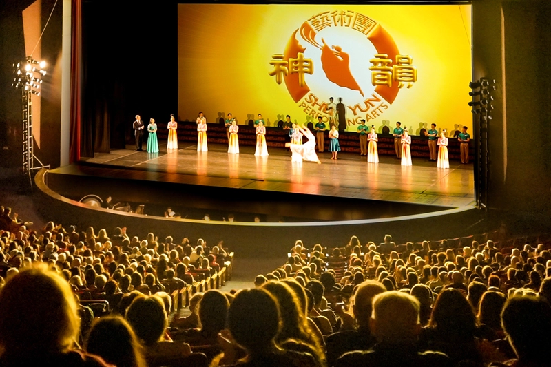 Membro da plateia brasileira: O Shen Yun “foi espetacular”