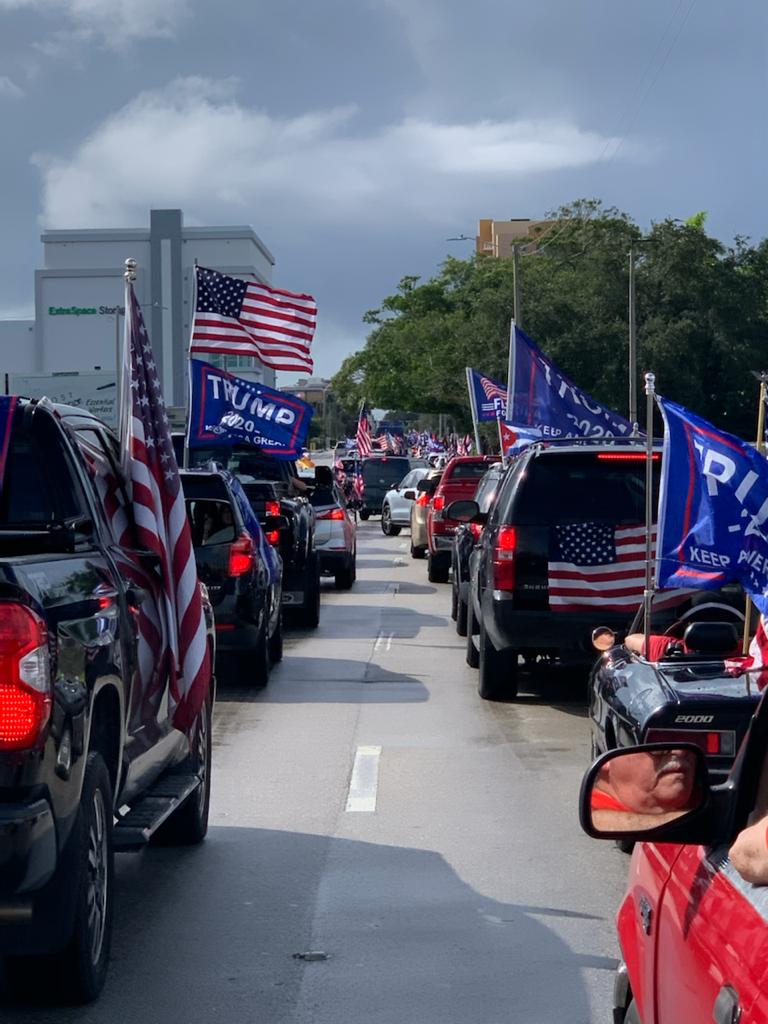 Mais de 30.000 carros participaram da “Caravana Anticomunista pela Liberdade e Democracia” em Little Havana, Miami, em 10 de outubro de 2020 (Cortesia de Orlando Gutiérrez-Boronat)