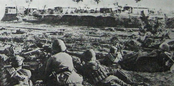 Tropas comunistas em uma campanha militar anterior na guerra civil chinesa (Domínio público)