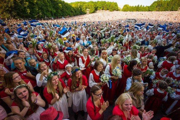 Cantores na 26ª Celebração da Canção em Tallinn em 6 de julho de 2014. Os shows acontecem a cada cinco anos. (Ilmars Znotins)