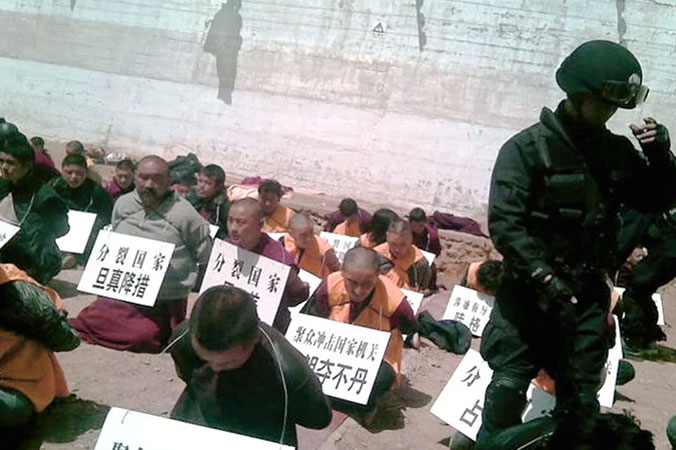Budistas tibetanos presos (The Tibet Post / Reprodução)