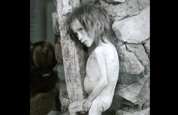 Menina russa faminta em Buguruslan, 1921 (Domínio Público)