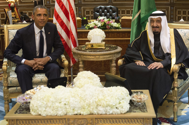 Arábia Saudida, islamismo, comunismo, terrorismo - O ex-presidente estadunidense Barack Obama (esq.) encontra-se com o rei saudita Salman no Palácio de Erga em Riade, Arábia Saudita, em 27 de janeiro de 2015 (Saul Loeb/AFP/Getty Images)