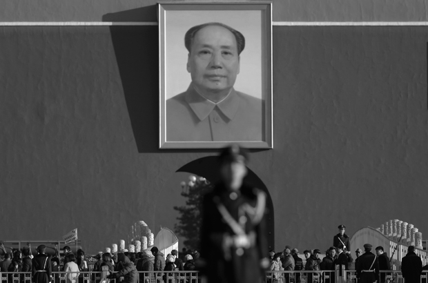 China, Partido Comunista Chinês, massacre da Praça da Paz Celestial - Um retrato do ditador comunista Mao Tsé-tung na Praça da Paz Celestial em Pequim, China, em 10 de março de 2015 (Andy Wong/AP)