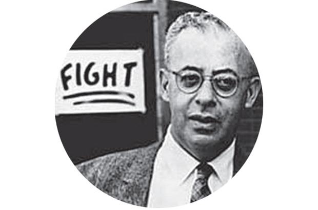 Saul Alinsky, um organizador da comunidade comunista, em 1963. Um agitador profissional, ele escreveu o livro "Regras para os Radicais" e o dedicou a Lúcifer, obra na qual ele forneceu estratégias usadas pelos ativistas de extrema esquerda (CC BY-SA 4.0)