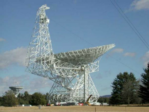 Radiotelescópio do Observatório de Green Bank, em West Virgínia (NRAO/NSF)