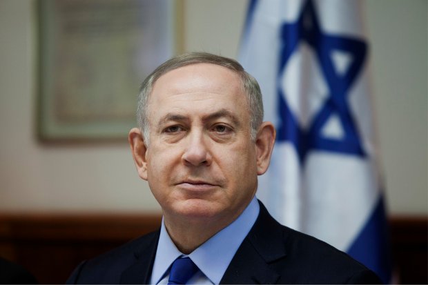 O primeiro-ministro israelense, Benjamin Netanyahu, participa de uma reunião semanal ministerial em Jerusalém em 25 de dezembro de 2016 (Dan Balilty, Pool/AP)