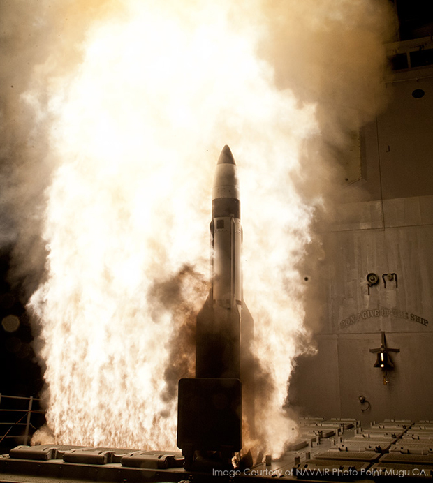 EUA, Japão, Coreia do Norte, defesa de míssil, corrida armamentista - Um míssil SM-3 é lançado do Lago Erie dos EUA, localizado no Oceano Pacífico, em 10 de maio de 2012 (Agência de Defesa de Míssil)