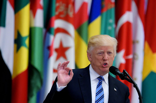 Irã, protestos, desemprego, inflação, corrupção - O presidente estadunidense Donald Trump fala durante a Cimeira Árabe Islâmica Americana no Centro de Conferência em Riade, Arábia Saudita, em 21 de maio de 2017 (Mandel Ngan/AFP/Getty Images)